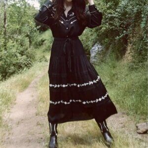 THE GREAT. Western Pastoral Skirt Black Floral Embroidered Midi Size 3 Large